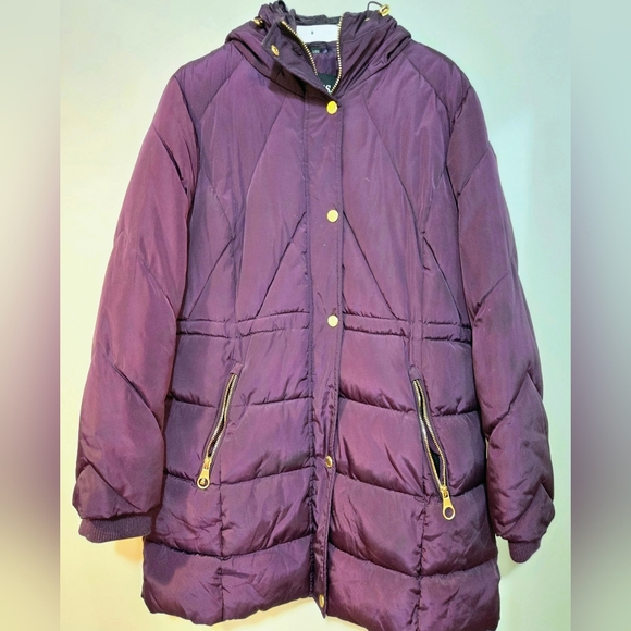 Vintage Guess Women's Puffer Jacket with Removable Faux-Fur Hood Lining - Picture 5 of 16